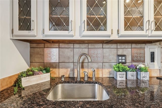 11820 Edgewater Drive 415, Lakewood, OH 44107