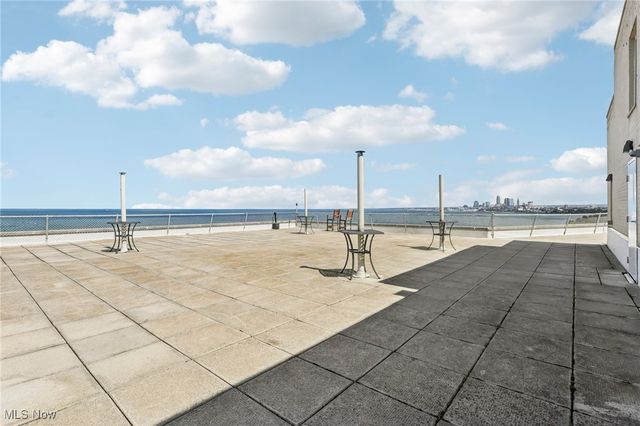 11820 Edgewater Drive 415, Lakewood, OH 44107