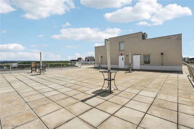 11820 Edgewater Drive 415, Lakewood, OH 44107