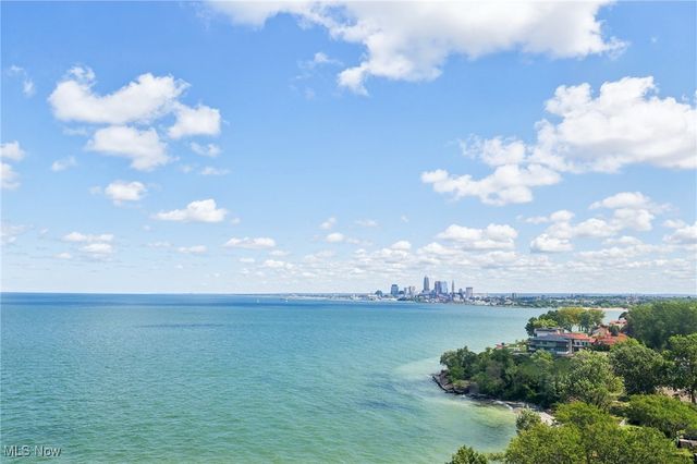 11820 Edgewater Drive 415, Lakewood, OH 44107