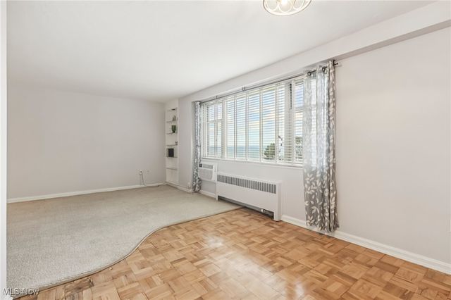 11820 Edgewater Drive 415, Lakewood, OH 44107