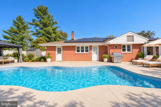 1090 ORCHARD ST, North Brunswick, NJ 08902