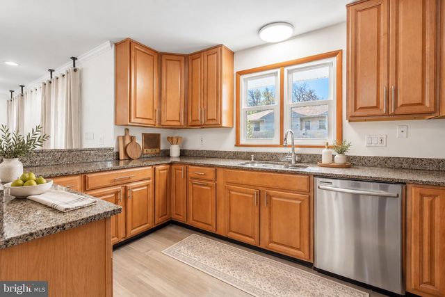 1090 ORCHARD ST, North Brunswick, NJ 08902