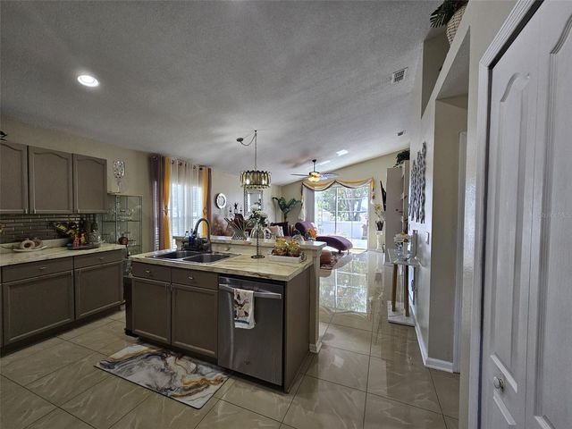 15601 AUTUMN GLEN AVENUE, Clermont, FL 34714