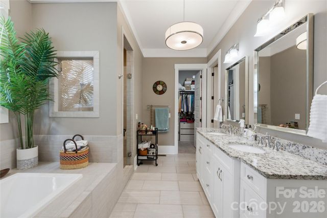 661 Ideal Way, Charlotte, NC 28203