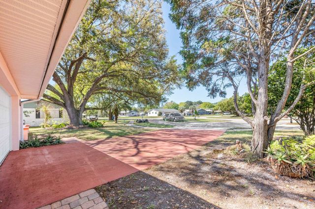 429 Altara Drive - LAKE FRONT, St Augustine, FL 32086