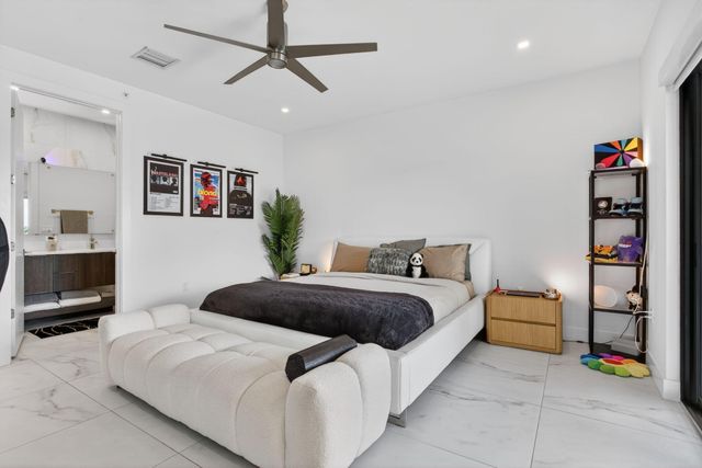 1044 N VICTORIA PARK Road, Fort Lauderdale, FL 33304