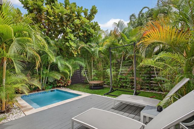 1044 N VICTORIA PARK Road, Fort Lauderdale, FL 33304