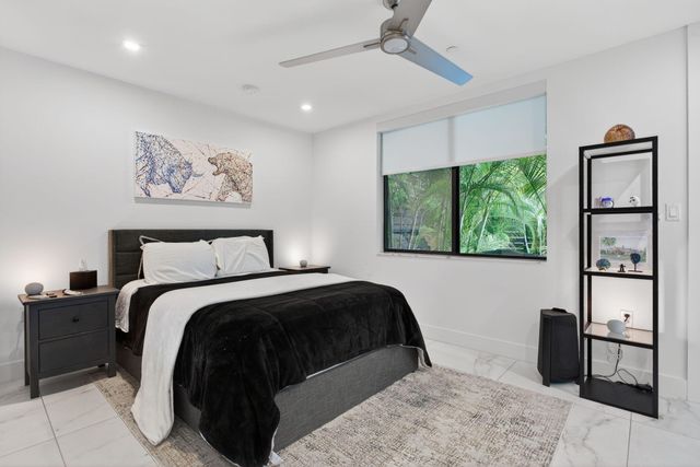 1044 N VICTORIA PARK Road, Fort Lauderdale, FL 33304