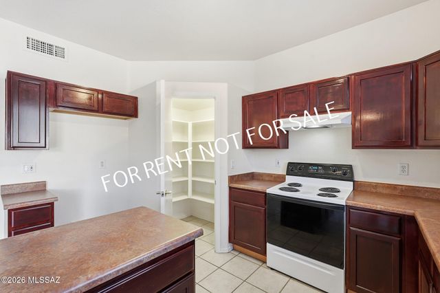 8875 S Desert Valley Way, Tucson, AZ 85747