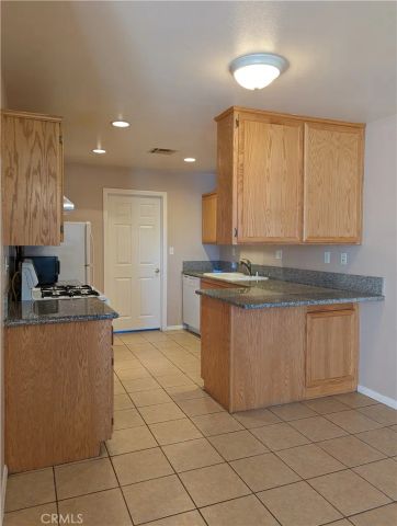 8531 Columbine Ave, California City, CA 93505