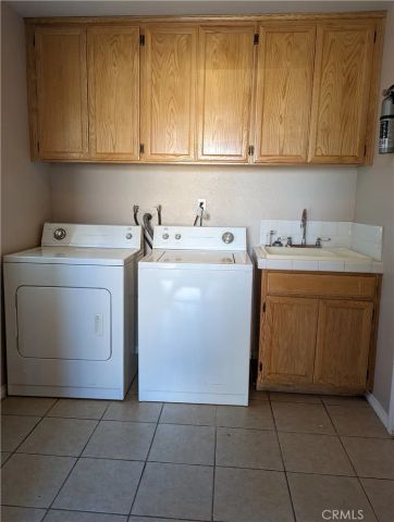 8531 Columbine Ave, California City, CA 93505