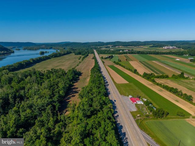 9334 S SUSQUEHANNA TRL, Port Trevorton, PA 17864