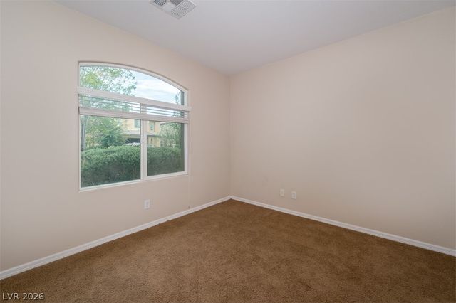 8229 Oakshire Street, Las Vegas, NV 89131