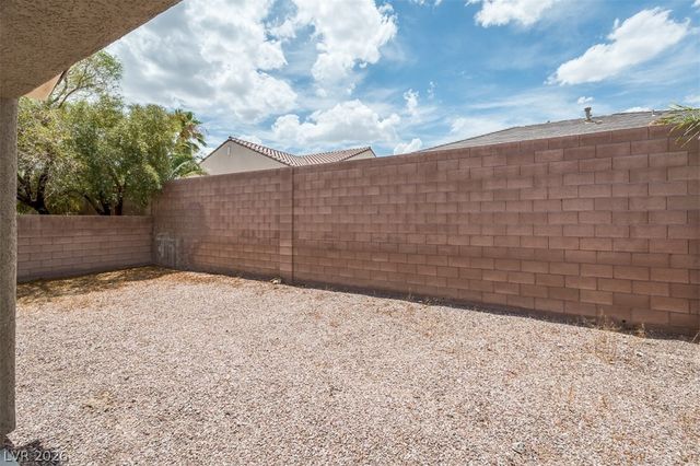 8229 Oakshire Street, Las Vegas, NV 89131