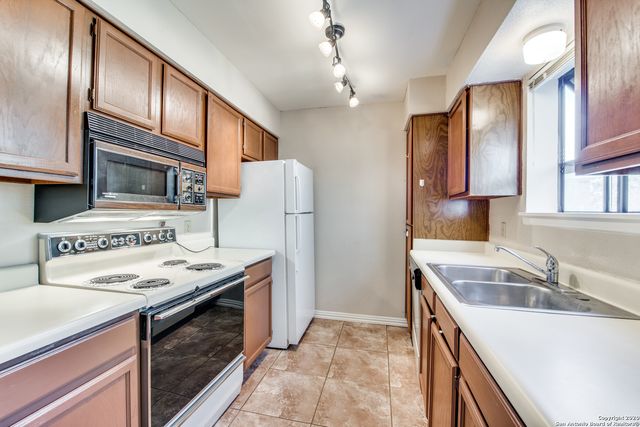 4212 Medical Dr Unit 911, San Antonio, TX 78229