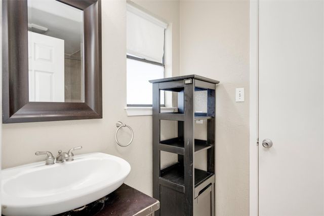 5304 Indio CV D, Austin, TX 78745