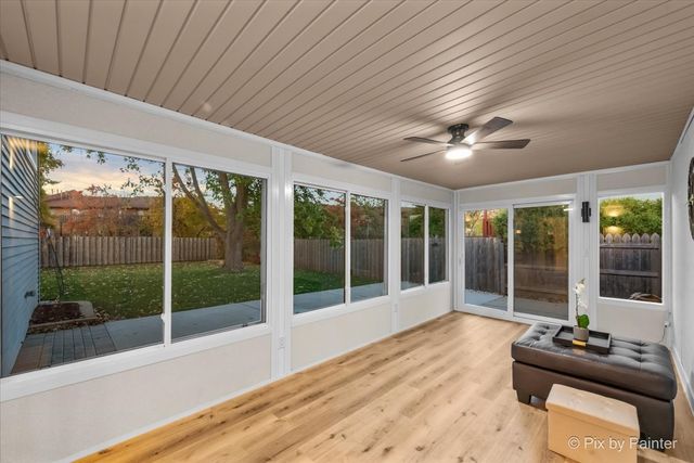 1942 Trail Ridge Street, Arlington Heights, IL 60004