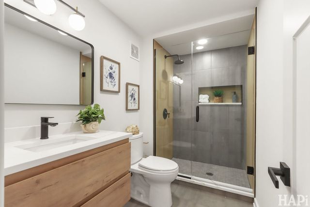 1942 Trail Ridge Street, Arlington Heights, IL 60004