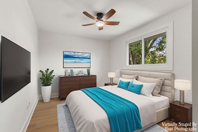 1942 Trail Ridge Street, Arlington Heights, IL 60004