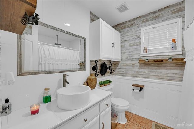 404 N Los Ebanos Boulevard, Alton, TX 78573