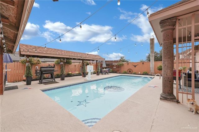 404 N Los Ebanos Boulevard, Alton, TX 78573