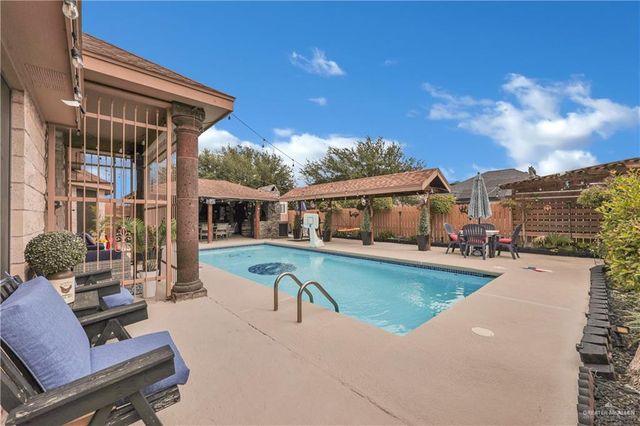 404 N Los Ebanos Boulevard, Alton, TX 78573