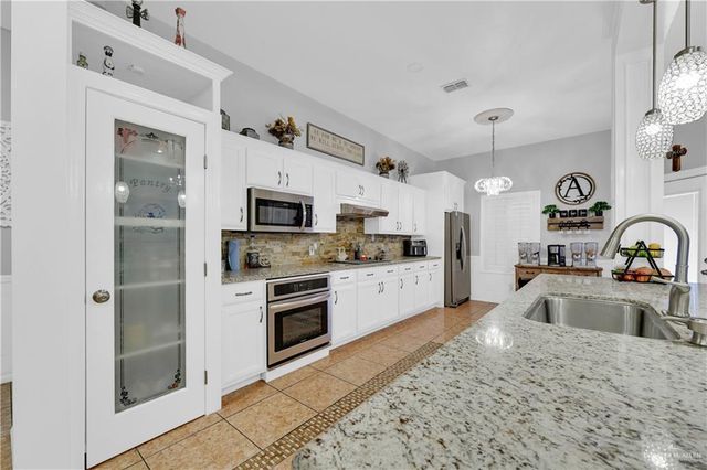 404 N Los Ebanos Boulevard, Alton, TX 78573