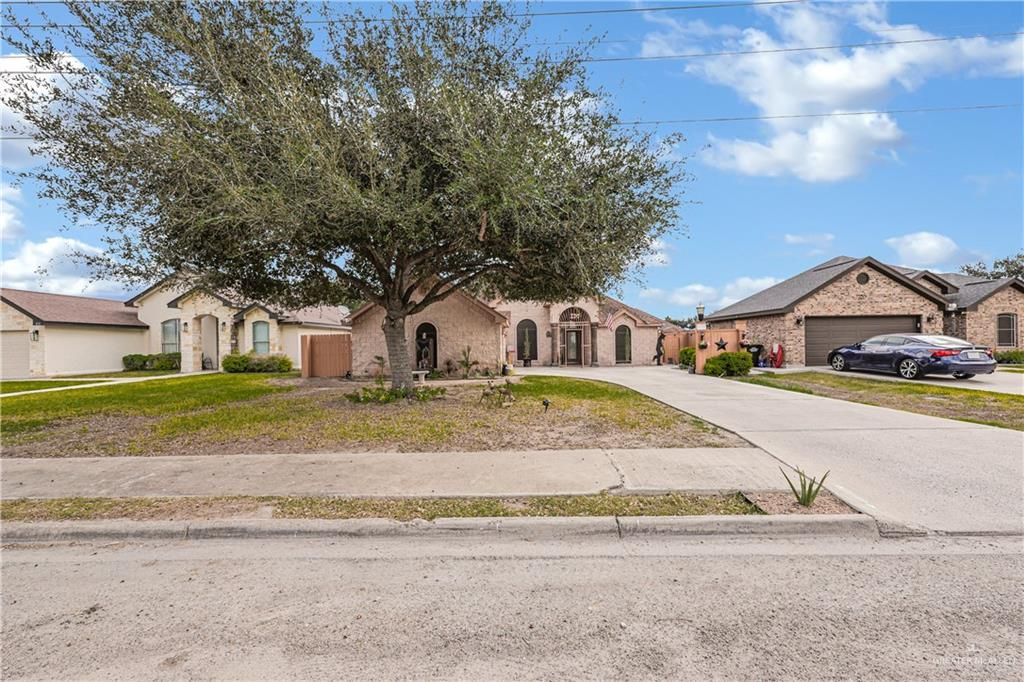 404 N Los Ebanos Boulevard, Alton, TX 78573