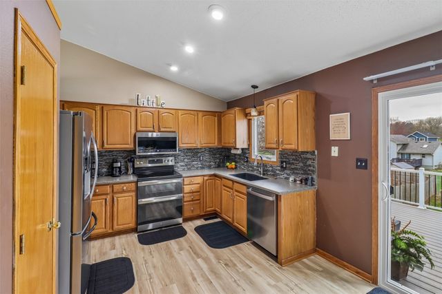 3304 SE 19th Court, Des Moines, IA 50320