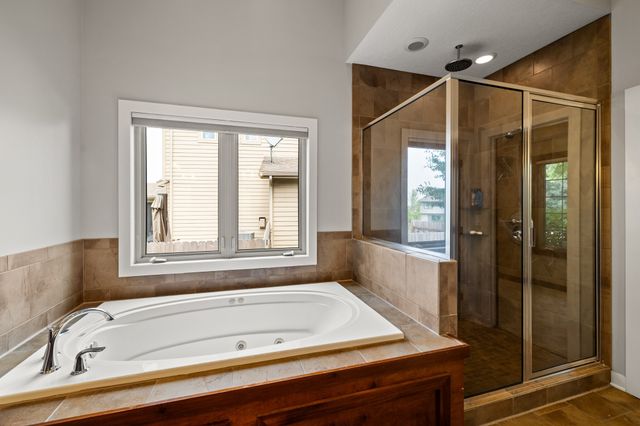 2944 NW 167th Street, Clive, IA 50325