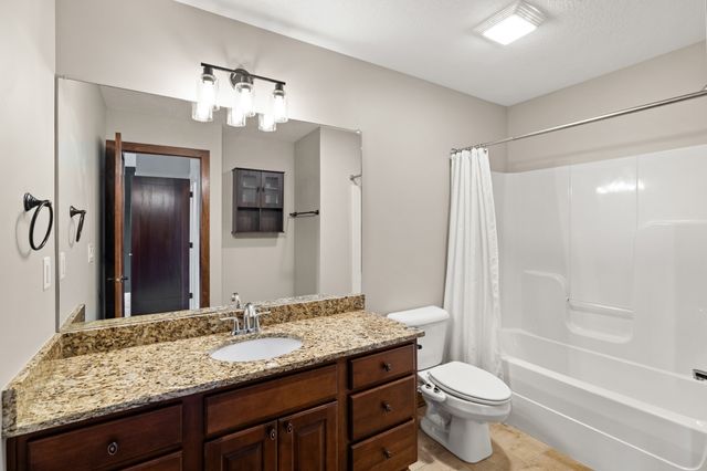2944 NW 167th Street, Clive, IA 50325