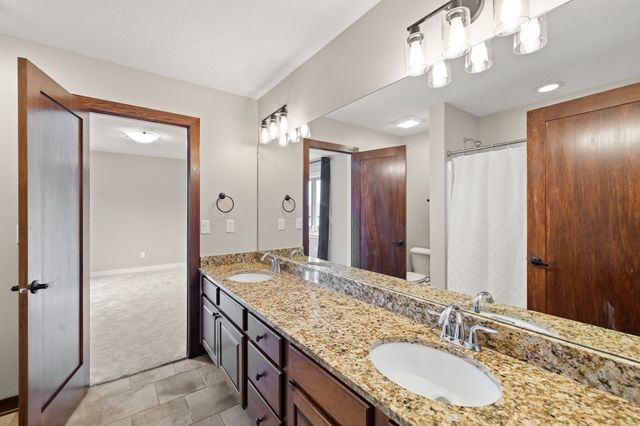 2944 NW 167th Street, Clive, IA 50325