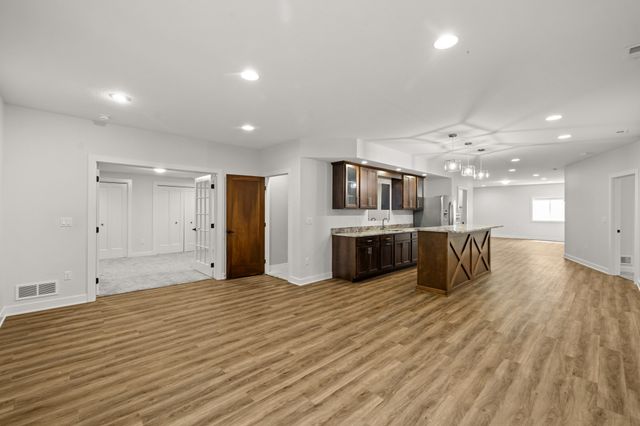 2944 NW 167th Street, Clive, IA 50325