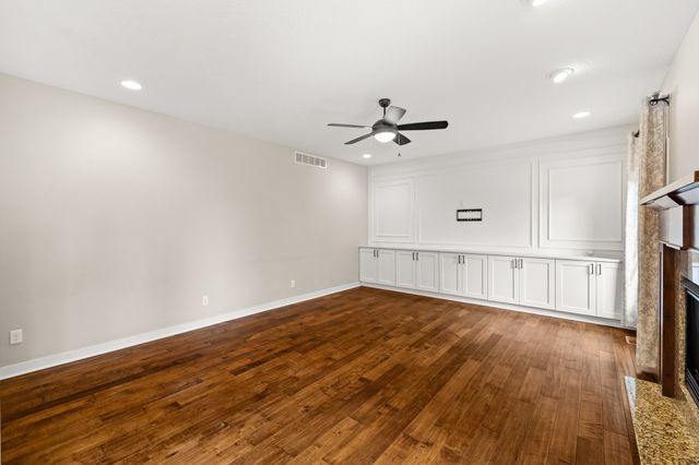 2944 NW 167th Street, Clive, IA 50325