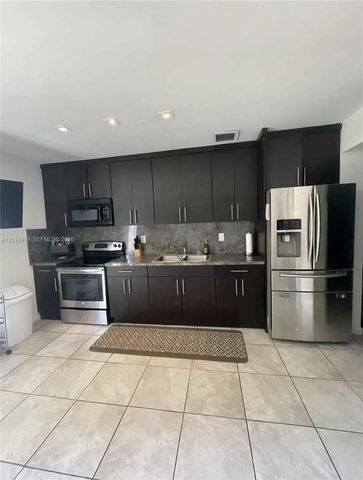 315 NW 59th St 2, Miami, FL 33127