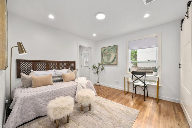 5517 Avenue G A, Austin, TX 78751