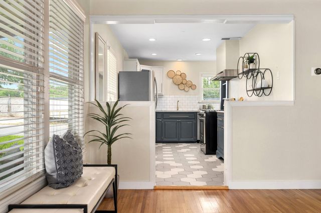 5517 Avenue G A, Austin, TX 78751