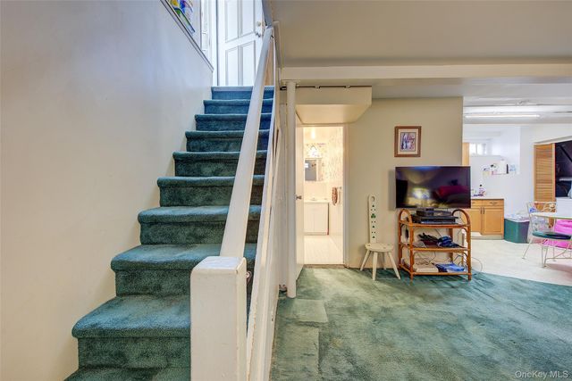 58-55 212th Street, Bayside, NY 11364