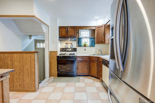 58-55 212th Street, Bayside, NY 11364
