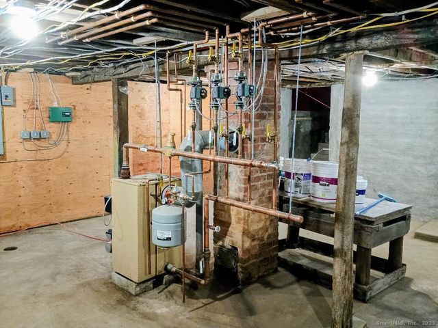 633 Wauregan Road, Brooklyn, CT 06234