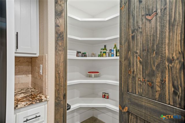 82 Circle Hook, Port O'connor, TX 77982