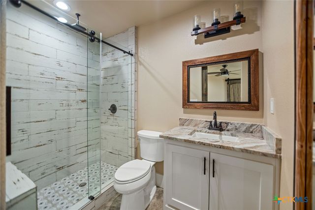 82 Circle Hook, Port O'connor, TX 77982