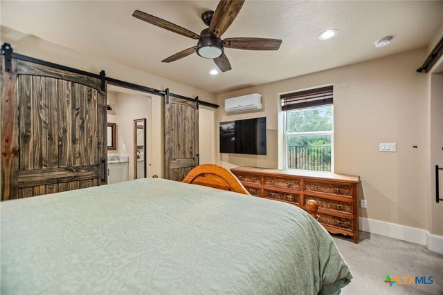 82 Circle Hook, Port O'connor, TX 77982