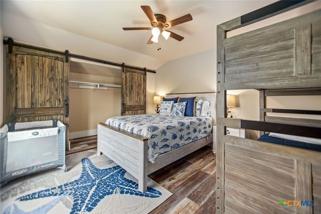 82 Circle Hook, Port O'connor, TX 77982