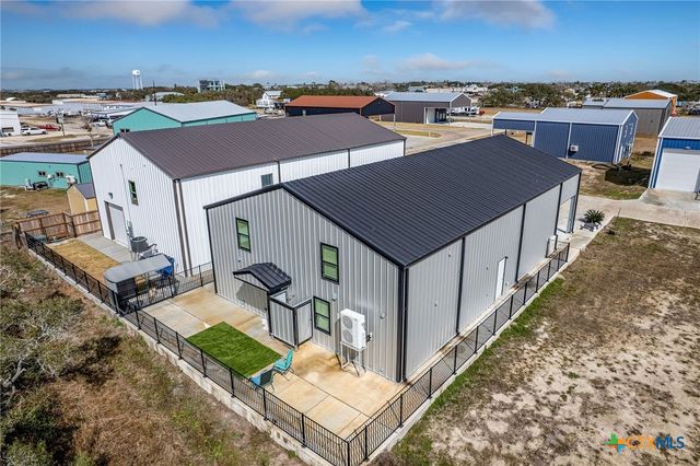 82 Circle Hook, Port O'connor, TX 77982