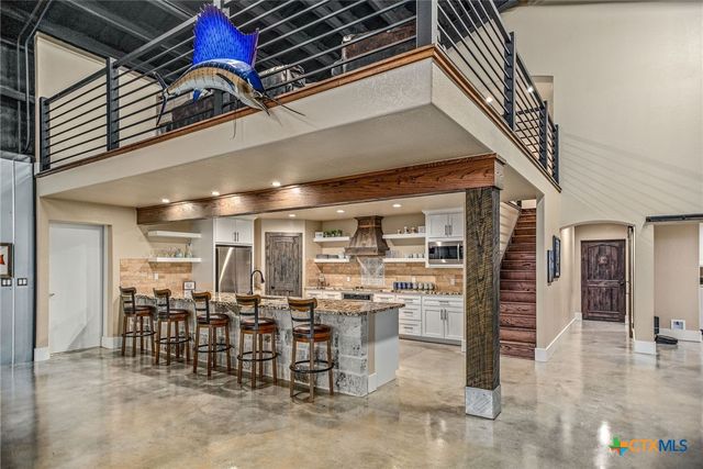 82 Circle Hook, Port O'connor, TX 77982