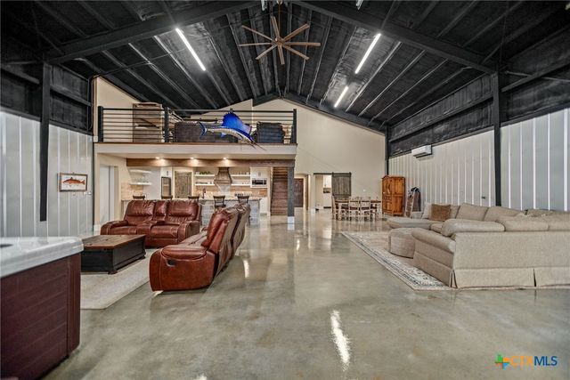 82 Circle Hook, Port O'connor, TX 77982