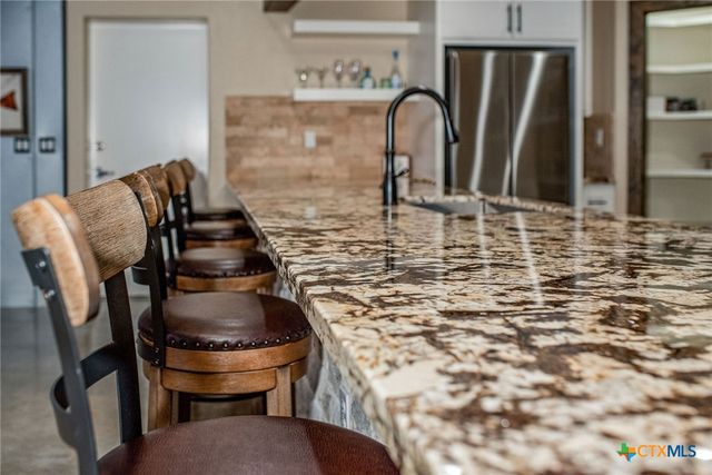 82 Circle Hook, Port O'connor, TX 77982