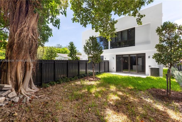 921 NW 55th St 1, Miami, FL 33127